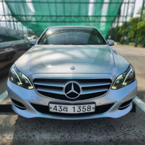 BENZ E300 SELVER